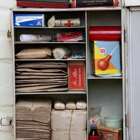 بيت شباب 10-z Bunker *