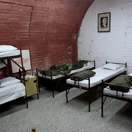 10-z Bunker بيت شباب *